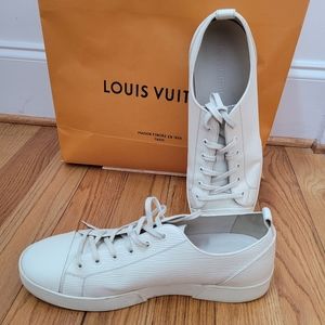 Louis Vuitton Size:12 Cream